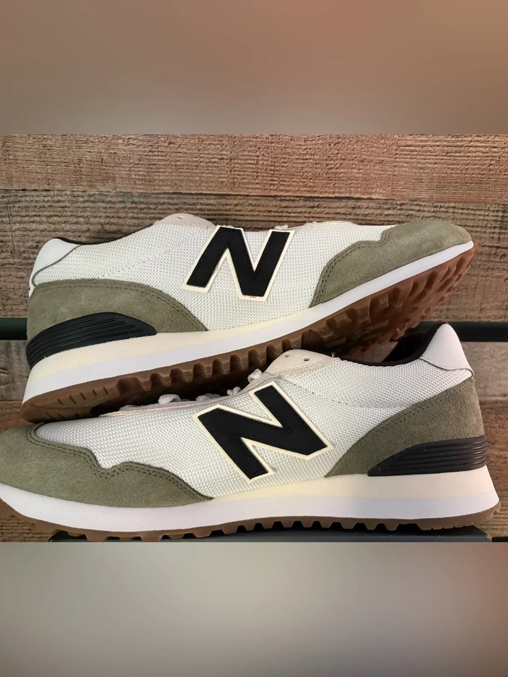 New Balance Men's White and Olive Green Retro Runner Sneakers